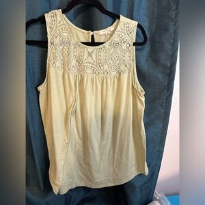 Misia Light Green Sleeveless Lace Blouse
